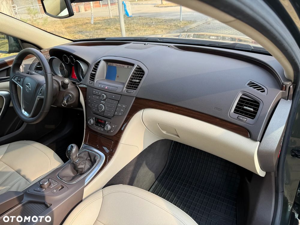 Opel Insignia 2.0 Turbo 4x4 Design Edition - 22