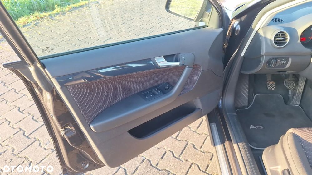 Audi A3 Sportback 1.8 TFSI Ambiente - 10