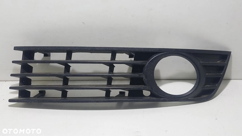 KRATKA ZASLEPKA LEWA AUDI A4 B6 SLASK WYSYLKA - 1