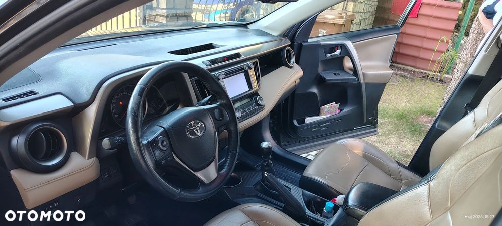 Toyota RAV4 - 6