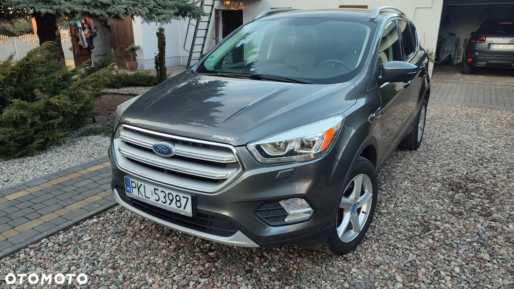 Ford Kuga 1.5 TDCi 2x4 Titanium - 2