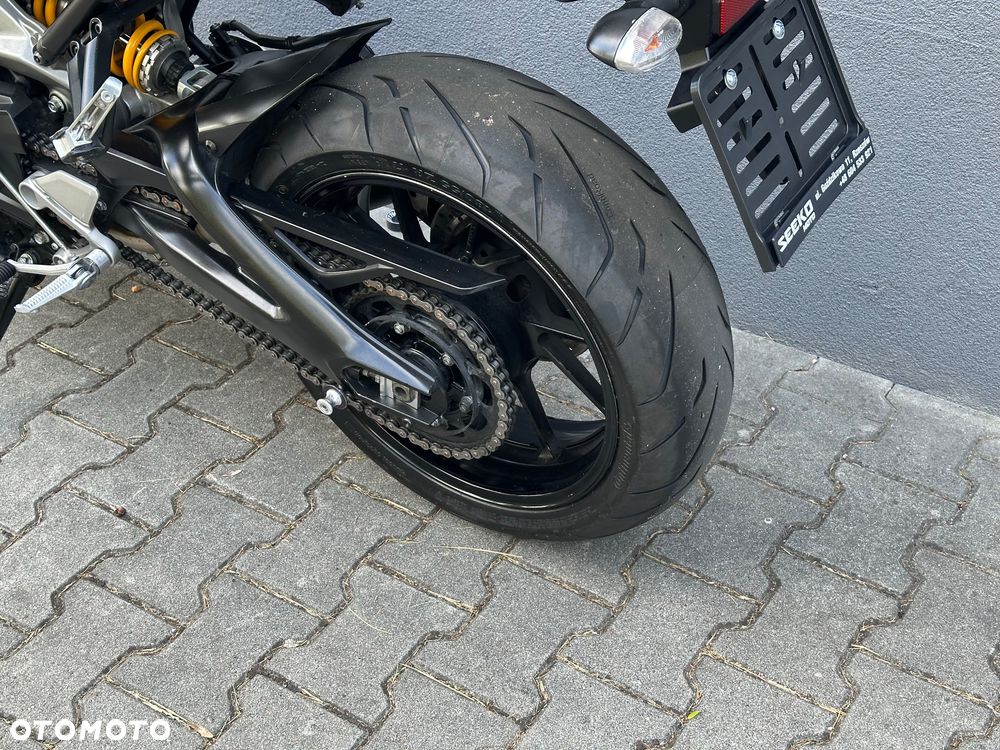 Yamaha MT - 24