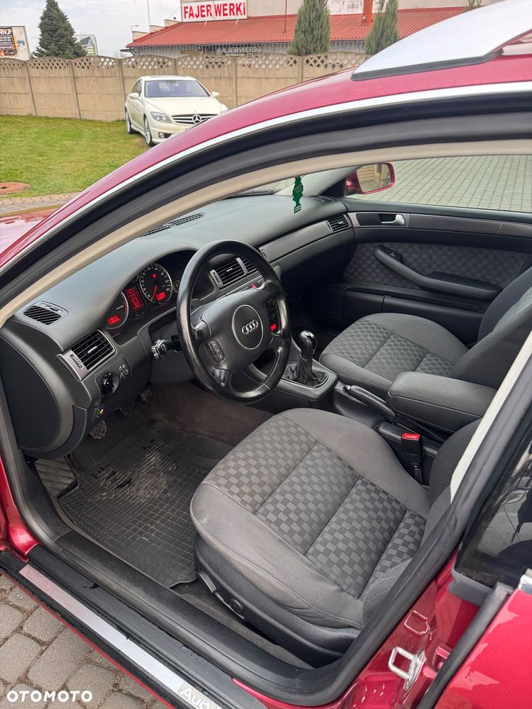 Audi A6 Avant 2.4 - 7