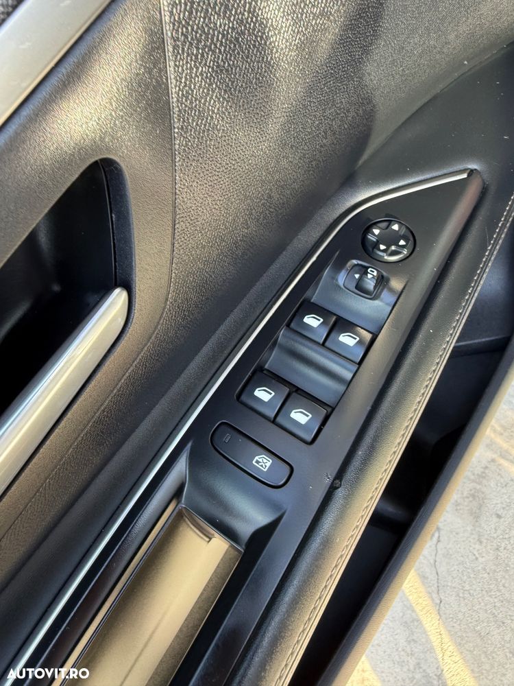 Peugeot 3008 BlueHDi 130 Stop & Start EAT8 Allure - 17