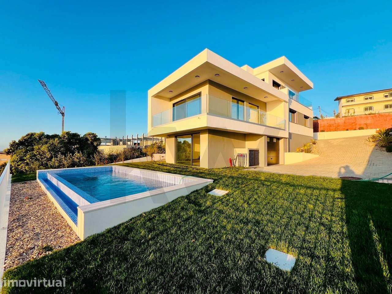 Luxuosa Moradia T3 Oceanfront em Ericeira – Vista Mar Deslumbrante e L - Grande imagem: 4/56
