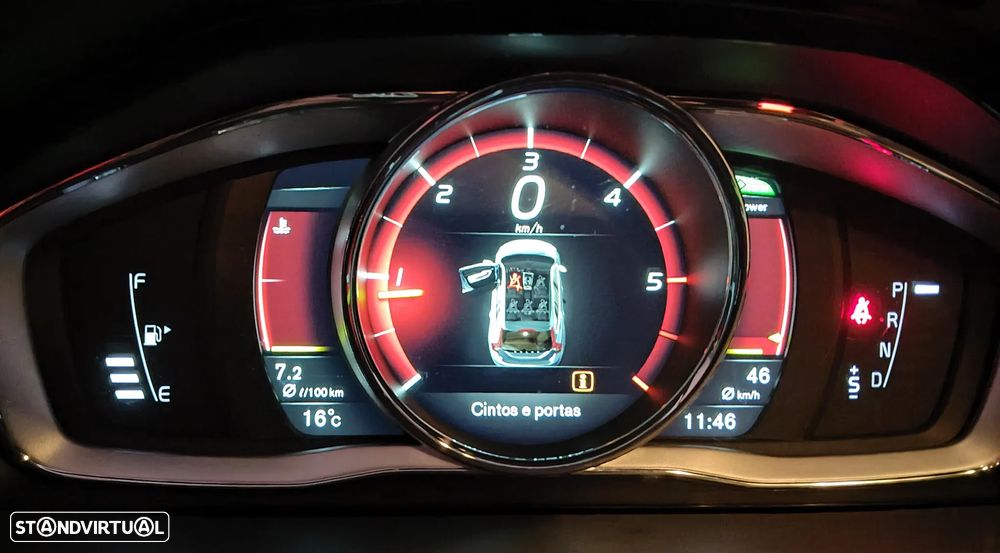 Volvo V60 Cross Country 2.0 D3 Momentum Geartronic - 1