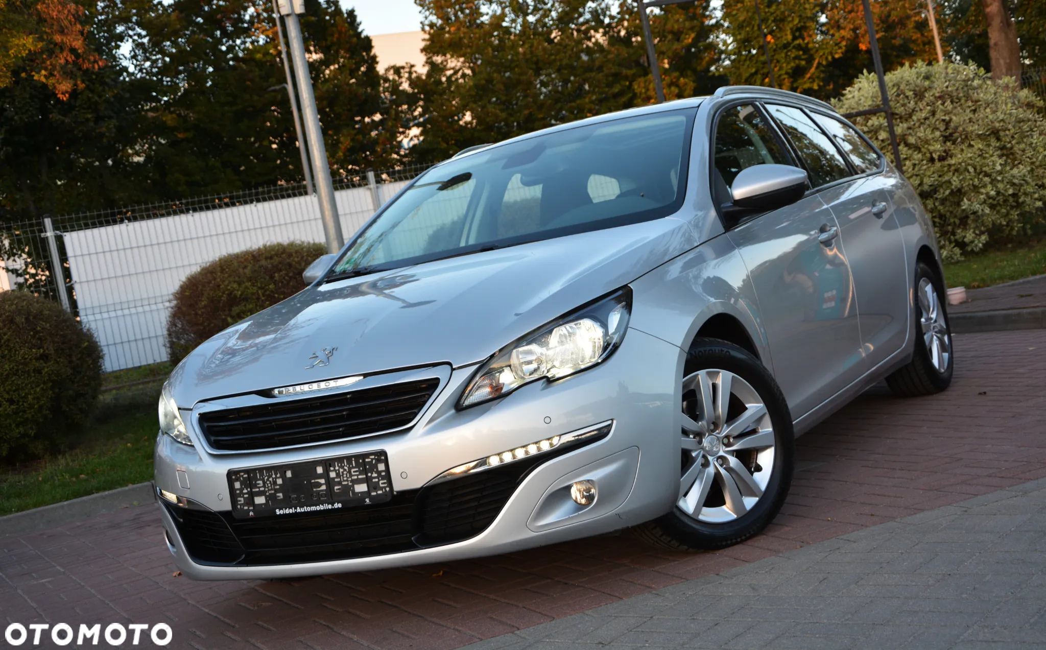 Peugeot 308 BlueHDi FAP 120 EAT6 Stop & Start Allure - 2