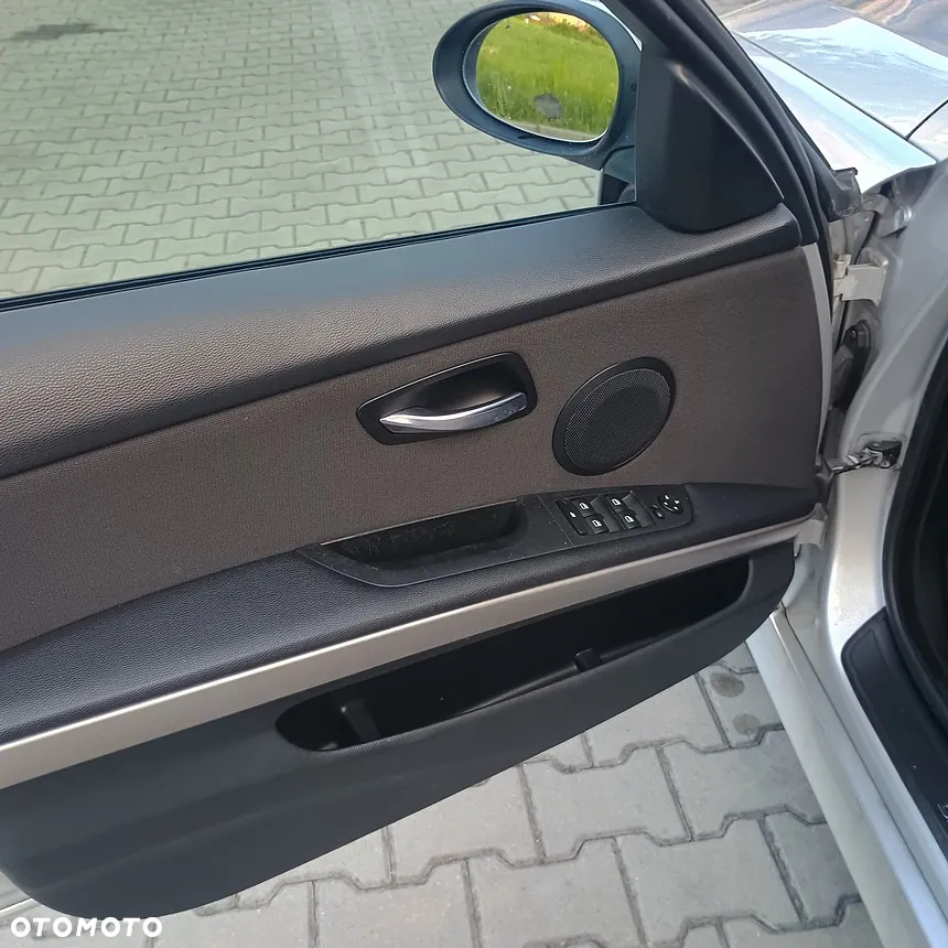 BMW Seria 3 318i - 30