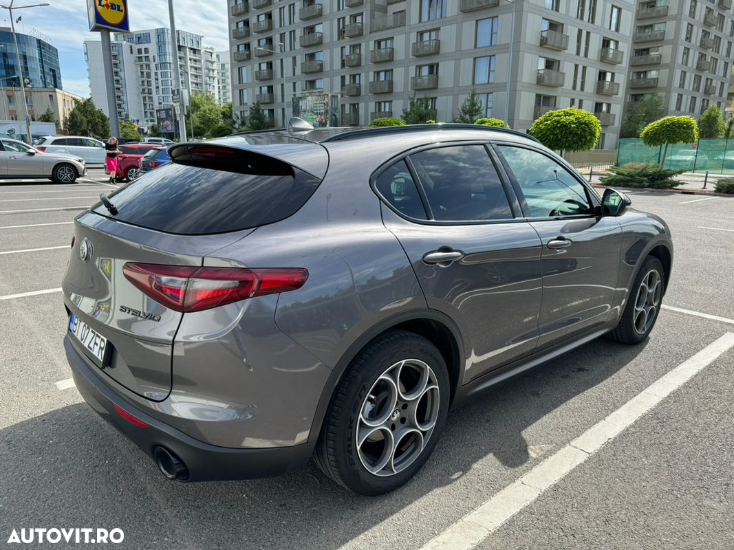 Alfa Romeo Stelvio - 16