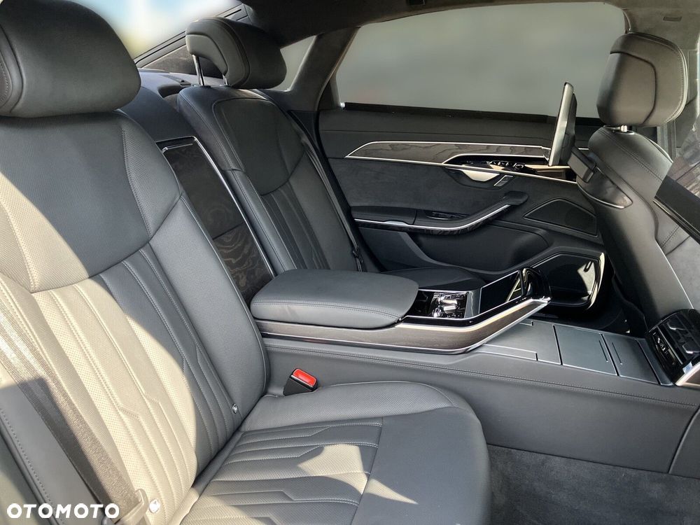 Audi A8 - 12