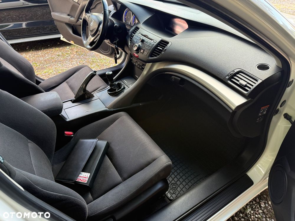 Honda Accord 2.0 Executive - 23