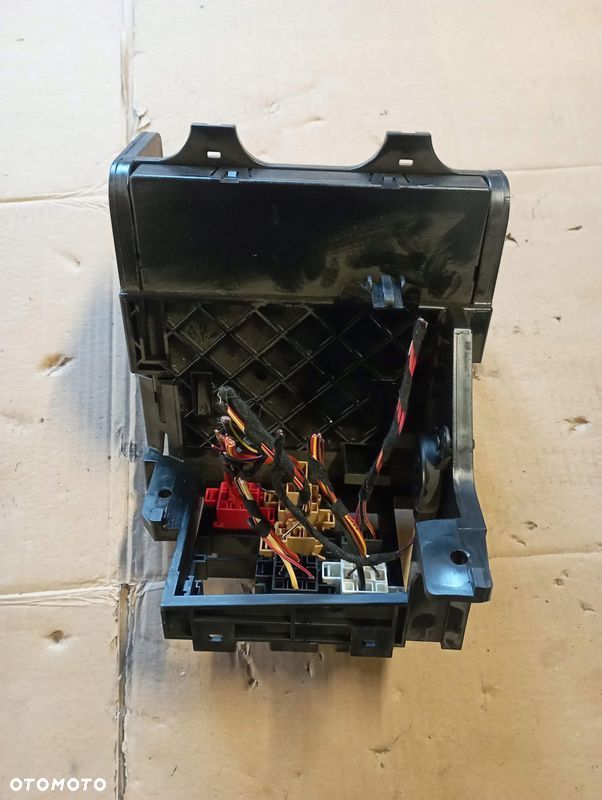 VW GOLF PLUS + SKRZYNKA BEZPIECZNIKÓW 1K0937086R - 3