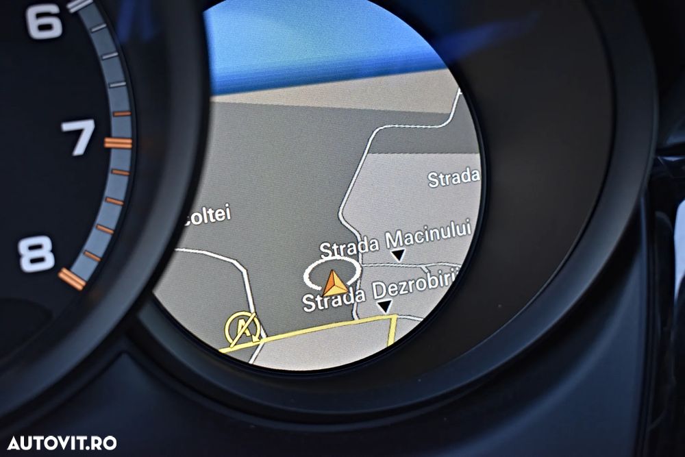 Porsche Macan Turbo PDK - 16