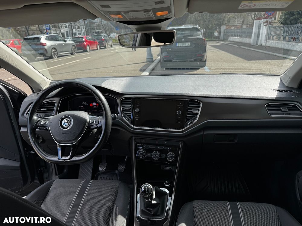 Volkswagen T-Roc - 9