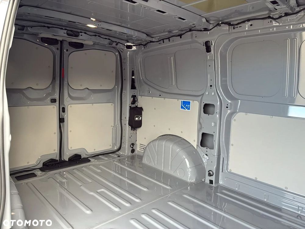 Volkswagen Transporter Furgon L1, 2.0 TDI 150 KM manual - 27