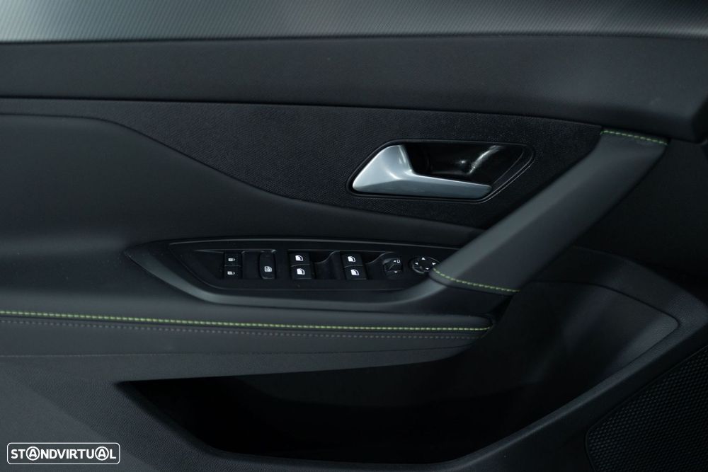 Peugeot 308 1.6 Hybrid GT e-EAT8 - 26