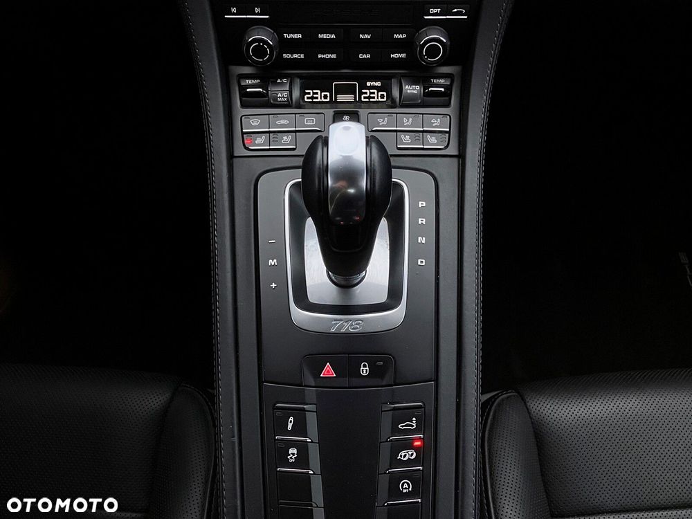 Porsche 718 Cayman - 35