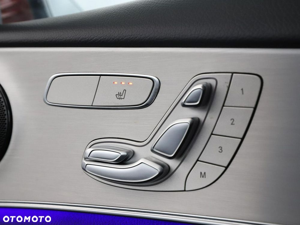 Mercedes-Benz Klasa E 300 de Avantgarde - 40