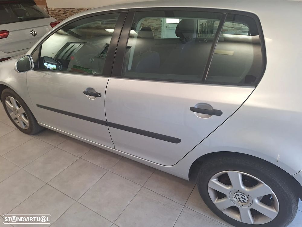 VW Golf 1.9 TDi 6V Confortline - 4