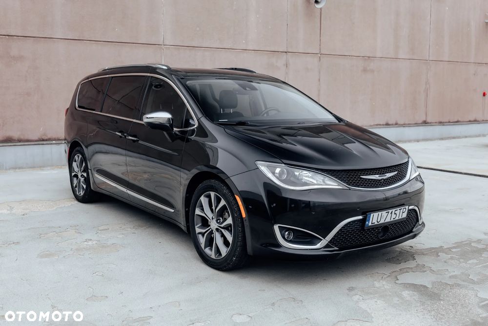 Chrysler Pacifica - 2