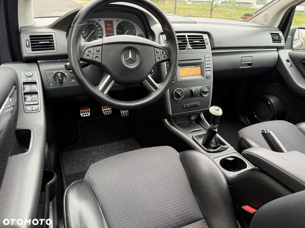 Mercedes-Benz Klasa B 200 CDI - 11