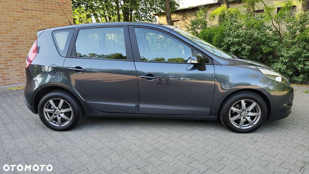 Renault Scenic 1.6 16V 110 TomTom Edition - 11