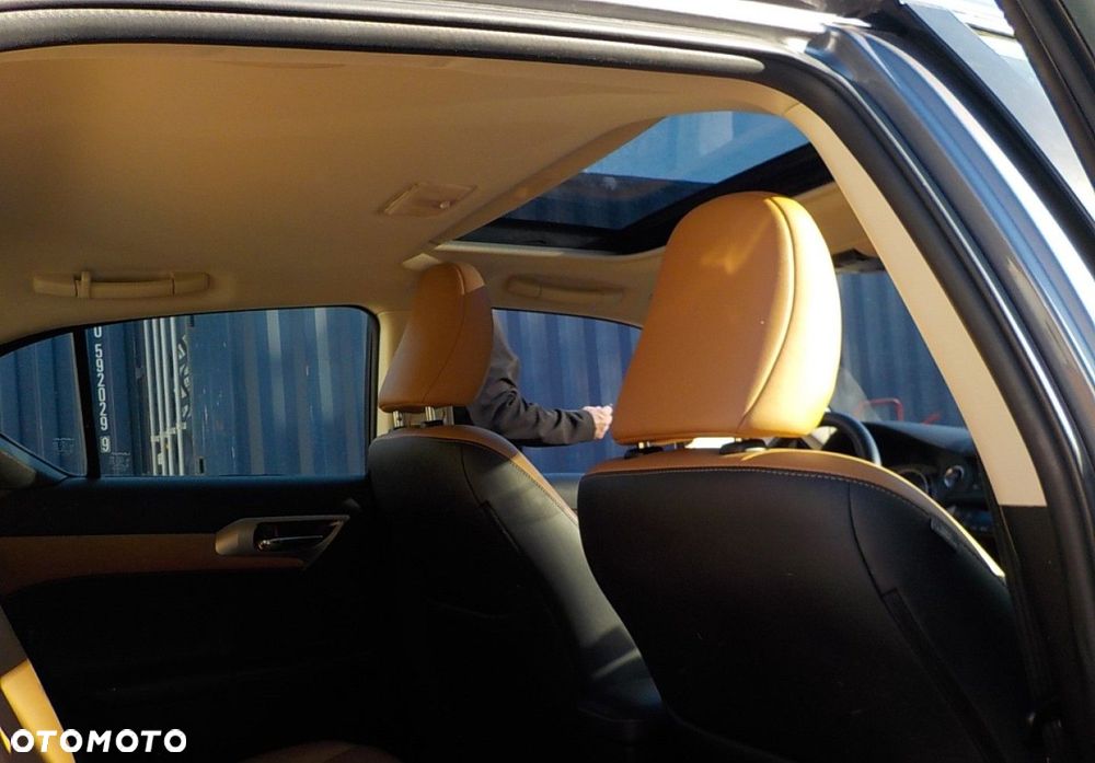 Lexus CT - 22