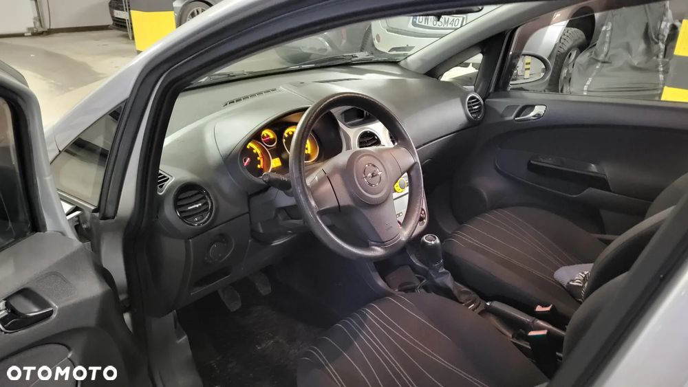 Opel Corsa 1.2 16V Enjoy - 10