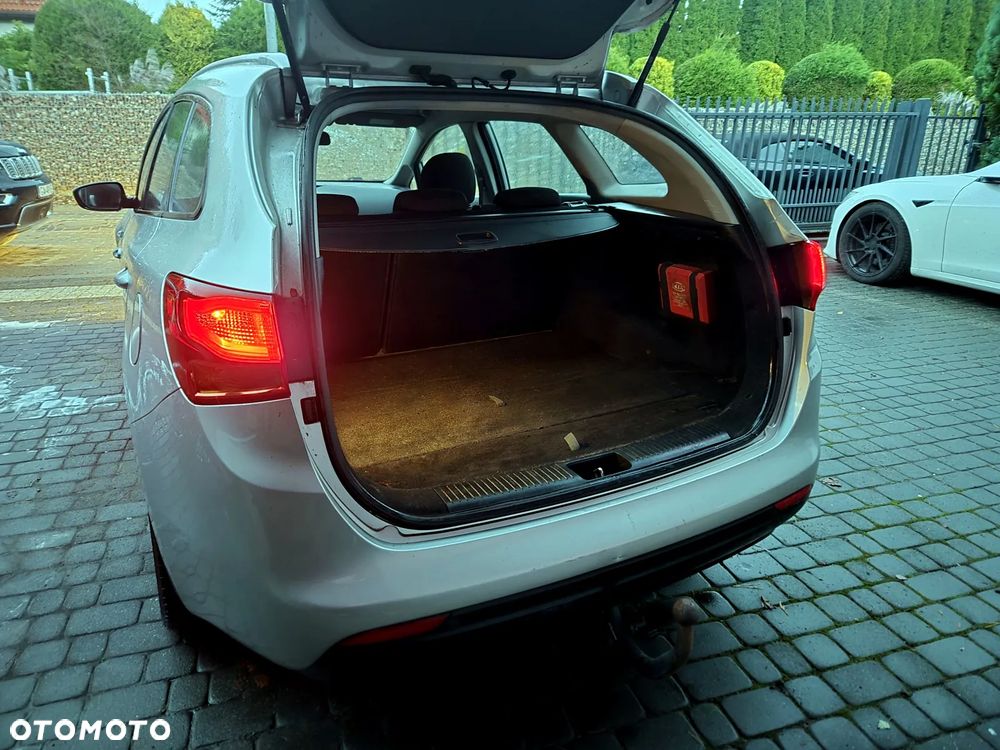 Kia Ceed - 8
