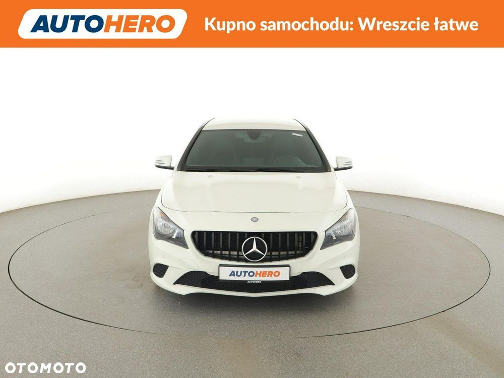 Mercedes-Benz CLA 180 Urban - 12