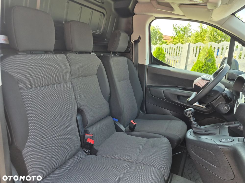 Opel COMBO - 16