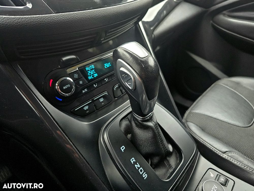 Ford Kuga 2.0 TDCi Powershift 4WD Titanium - 35
