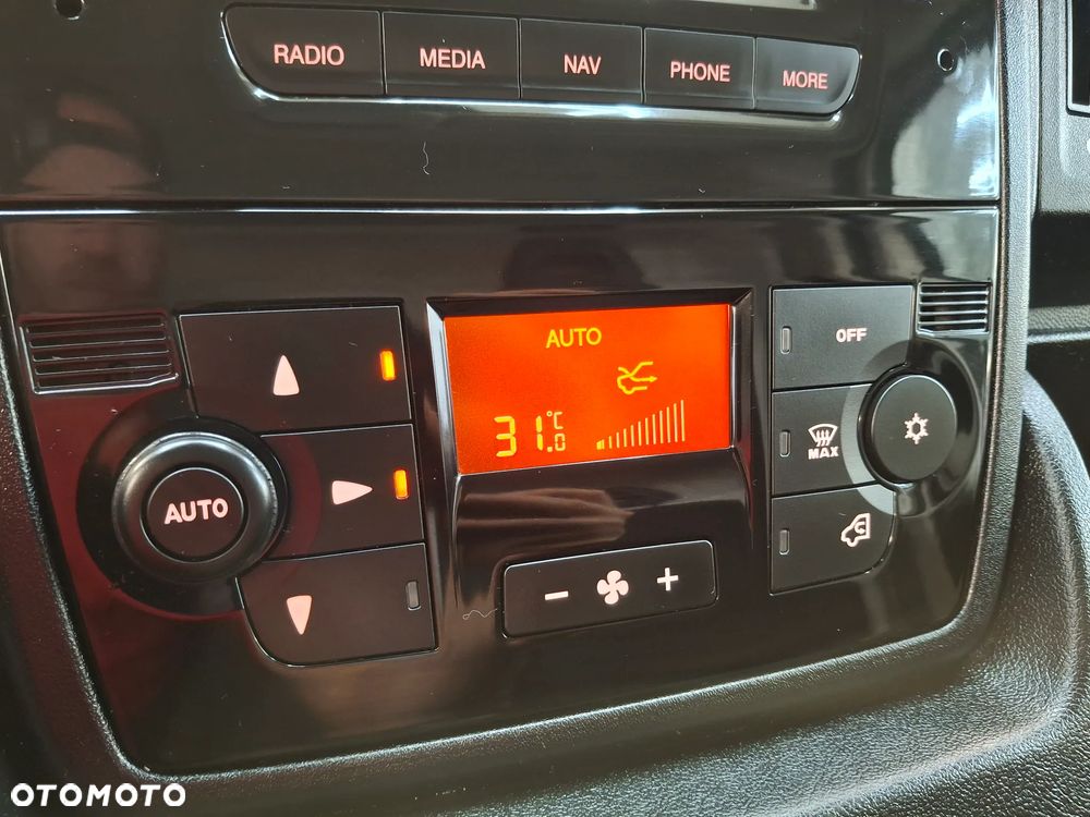 Peugeot Boxer 2020 Rok Furgon VAN L2H2 Kamera Cofania Nawigacja Fabryczna TomTom Światła LED Klimatyzacja Automatyczna Tempomat Niski Przebieg - 20