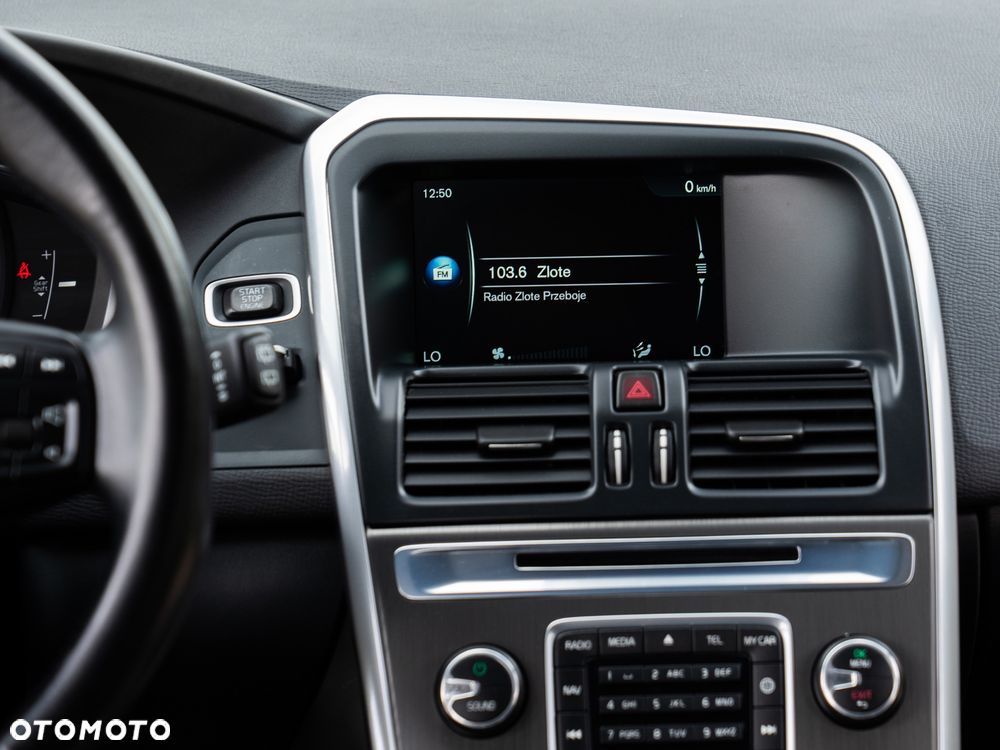 Volvo XC 60 D4 Momentum - 38