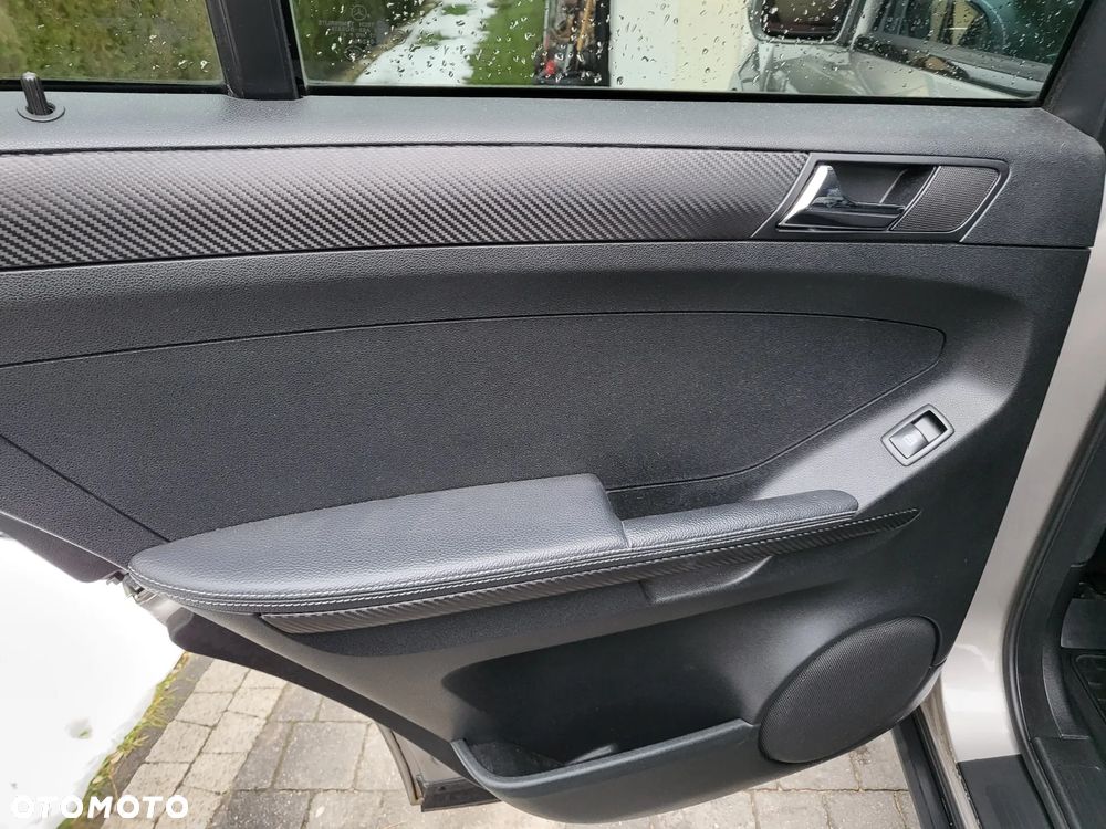 Mercedes-Benz ML - 22