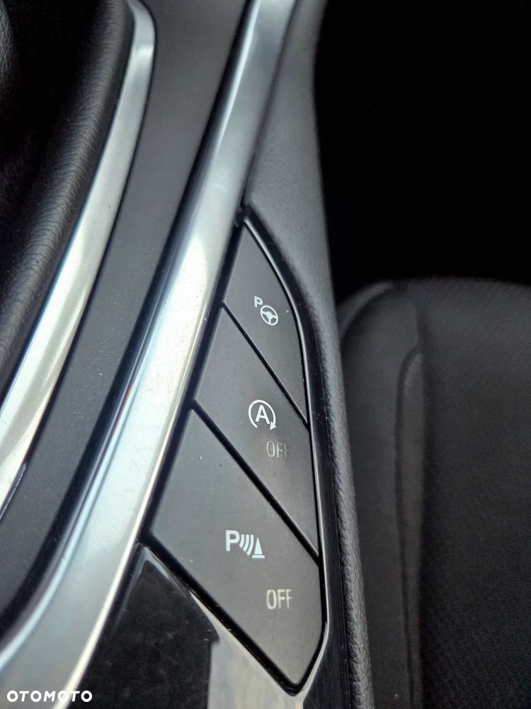 Ford S-Max - 17