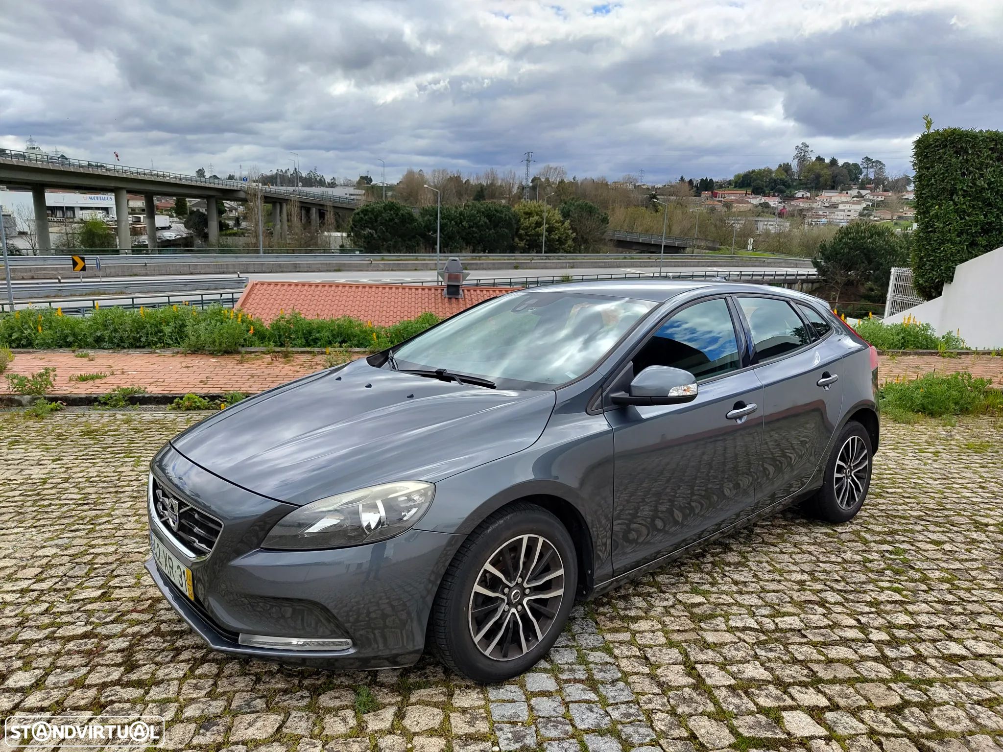 Volvo V40 1.6 D2 Kinetic - 1