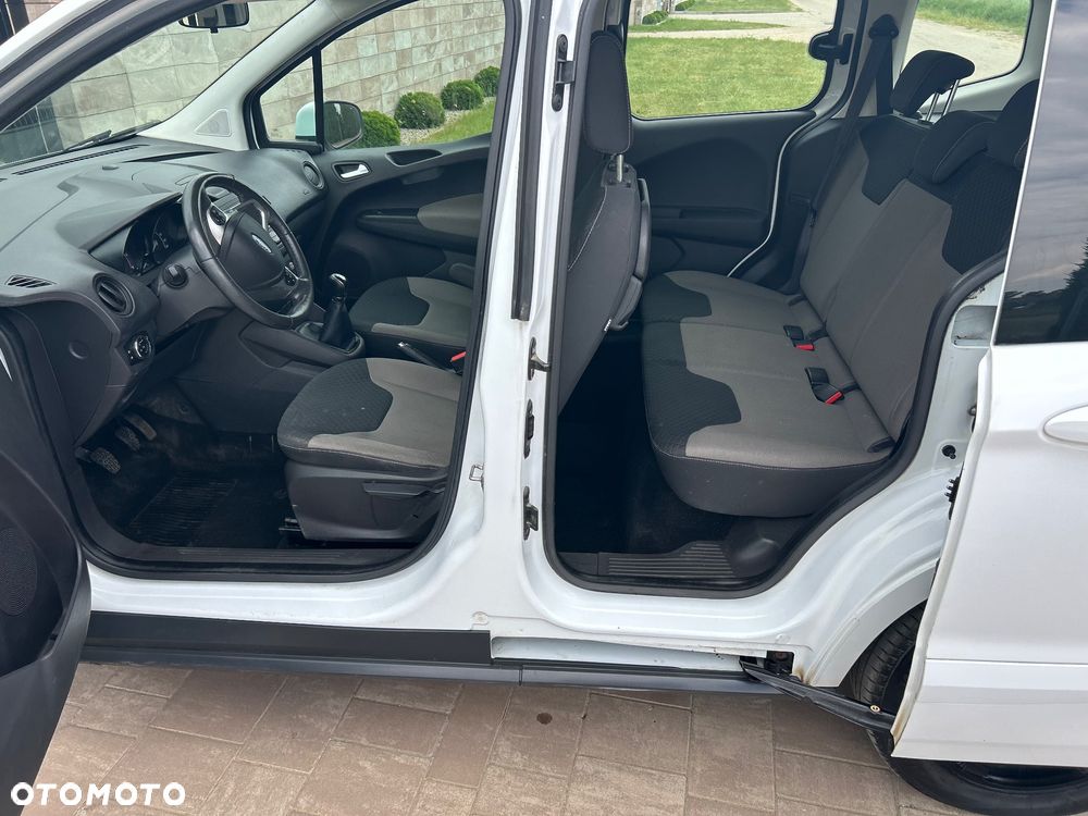 Ford Tourneo Courier 1.5 TDCi Titanium - 12