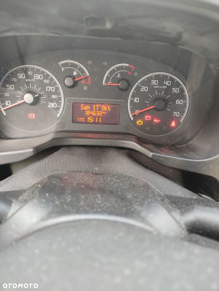 Fiat Qubo - 12