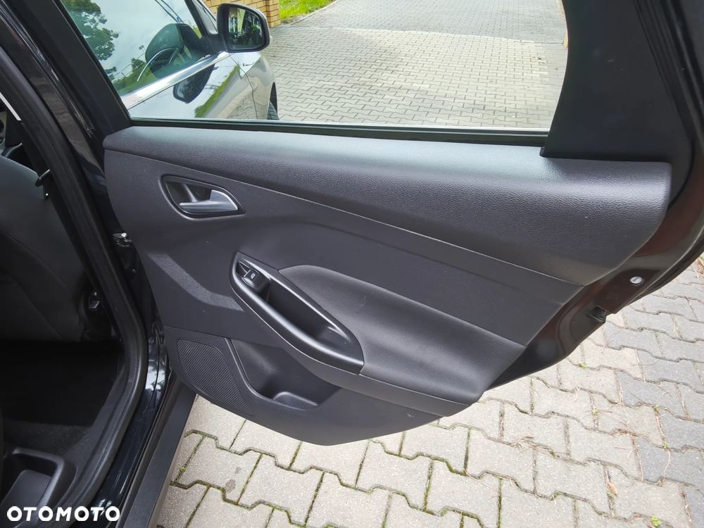 Ford Focus 1.6 TDCi DPF Champions Edition - 29