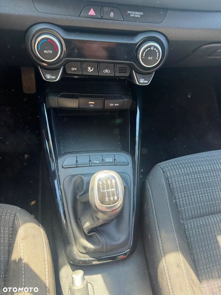 Kia Stonic - 11