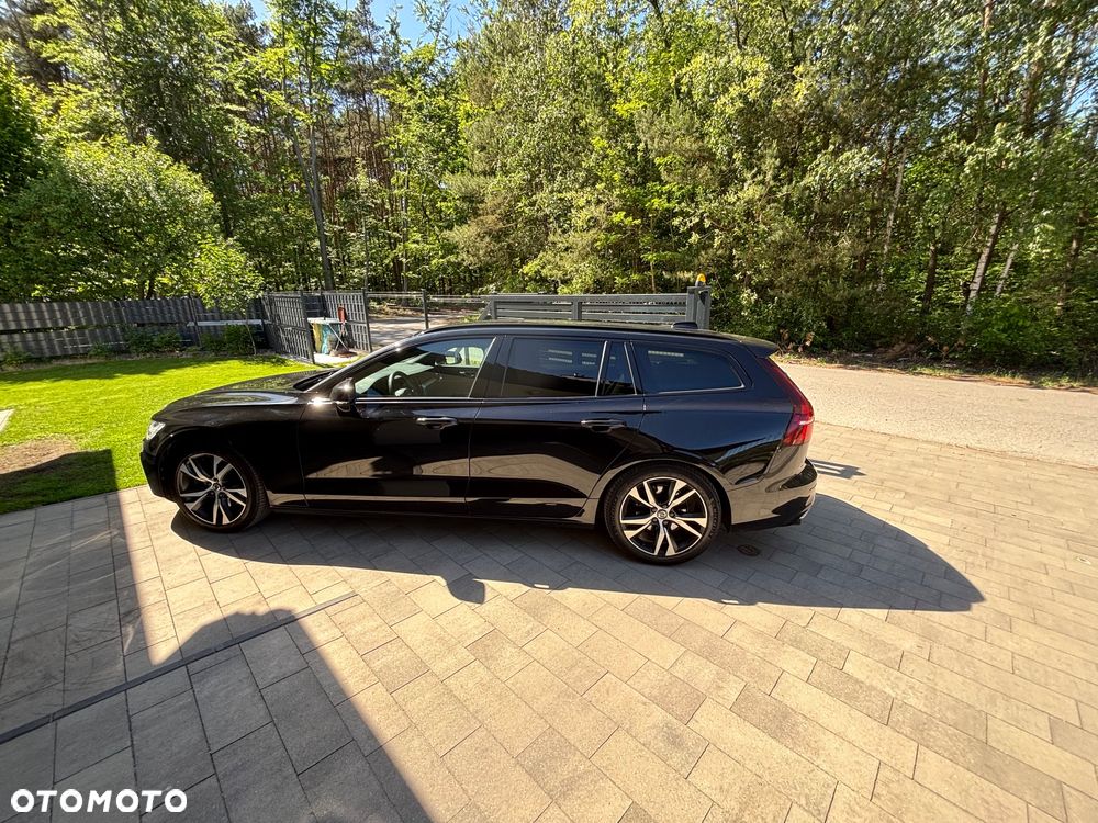 Volvo V60 B4 B R-Design - 12