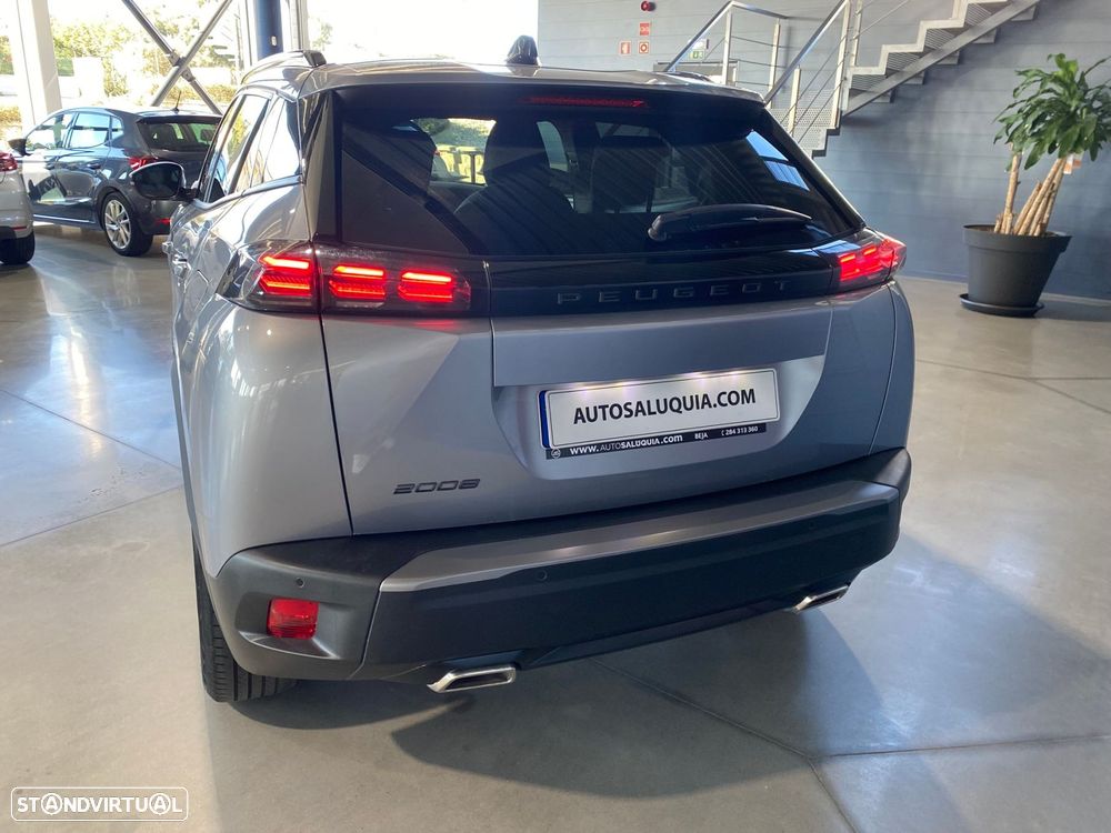 Peugeot 2008 1.2 PureTech Allure EAT8 - 4