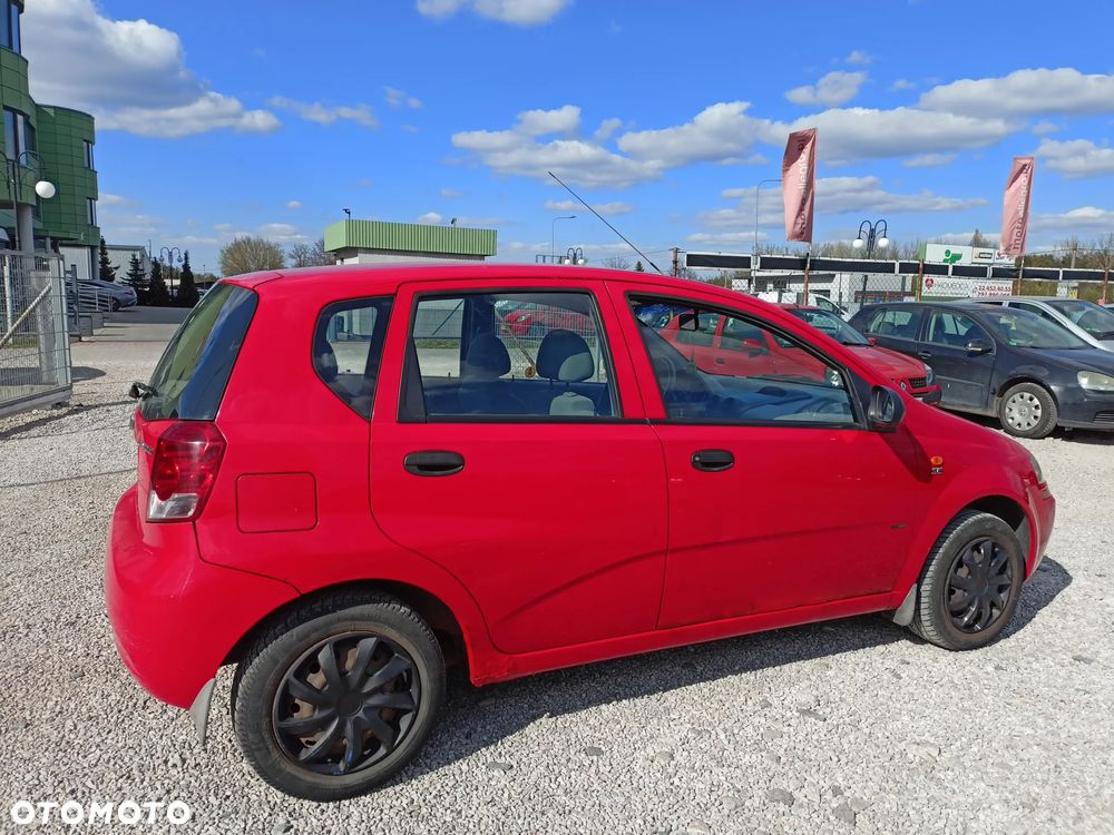 Chevrolet Aveo - 4