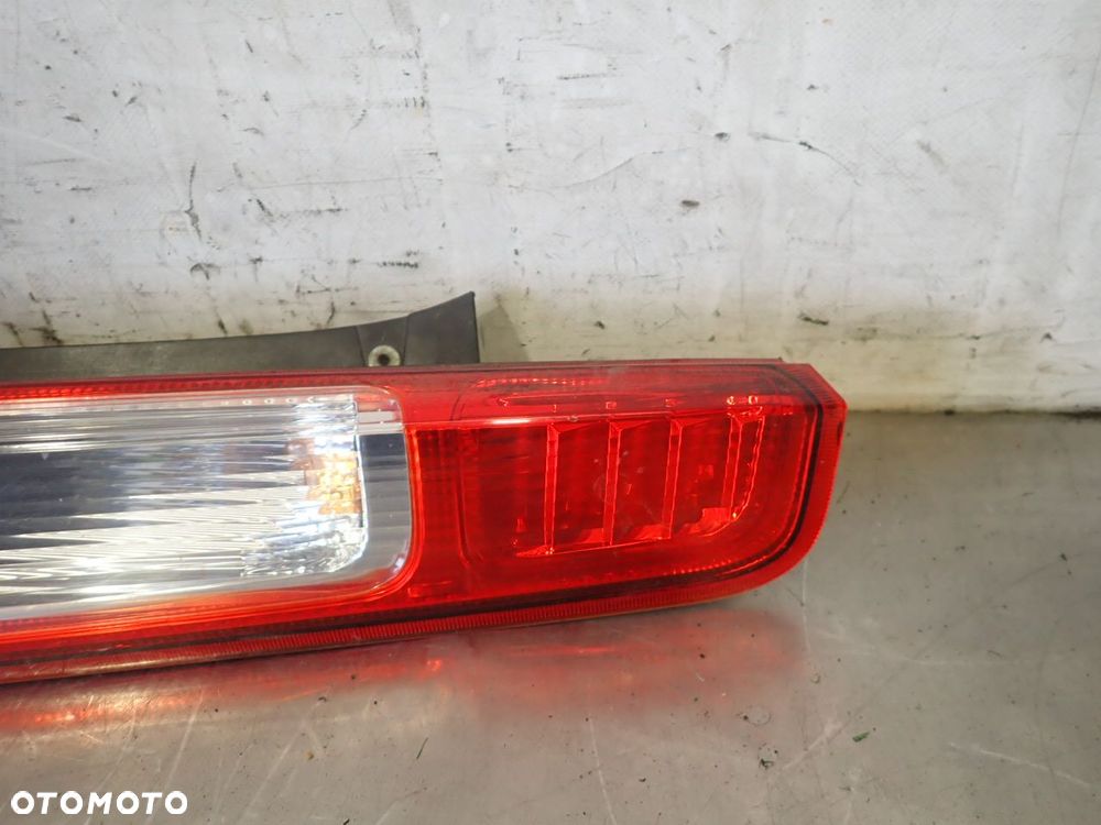 LAMPA PRAWA TYLNA FORD FOCUS MK2 LIFT 2.0 4M51-13404-A - 2