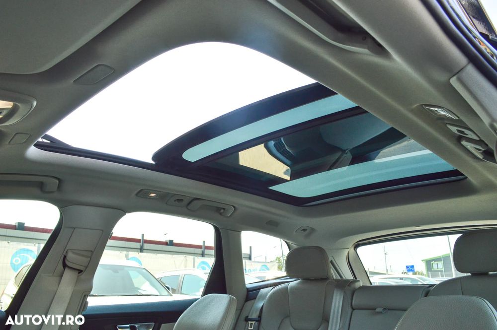 Volvo XC 60 T6 AWD Ultra Black Edition - 27