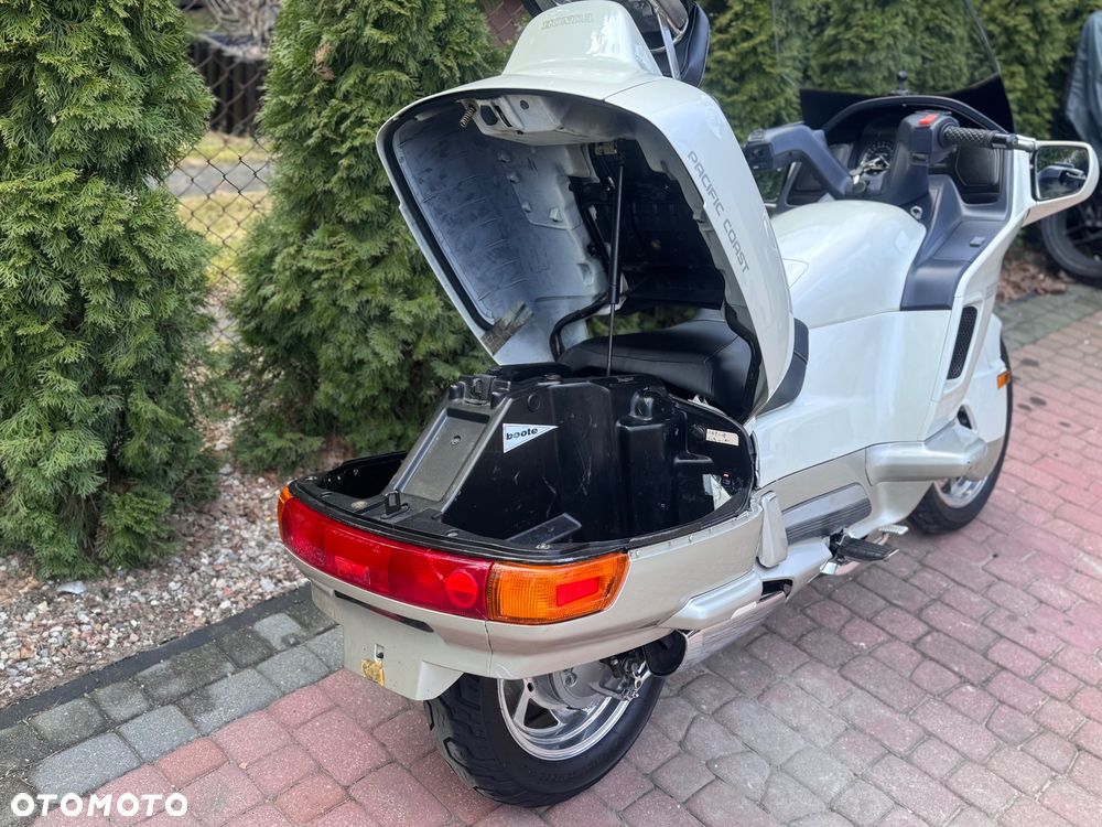 Honda PC - 23