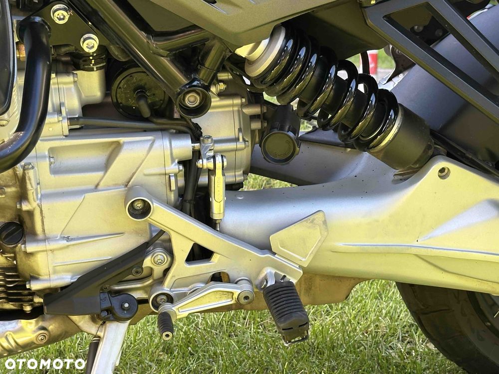 Moto Guzzi Stelvio - 18
