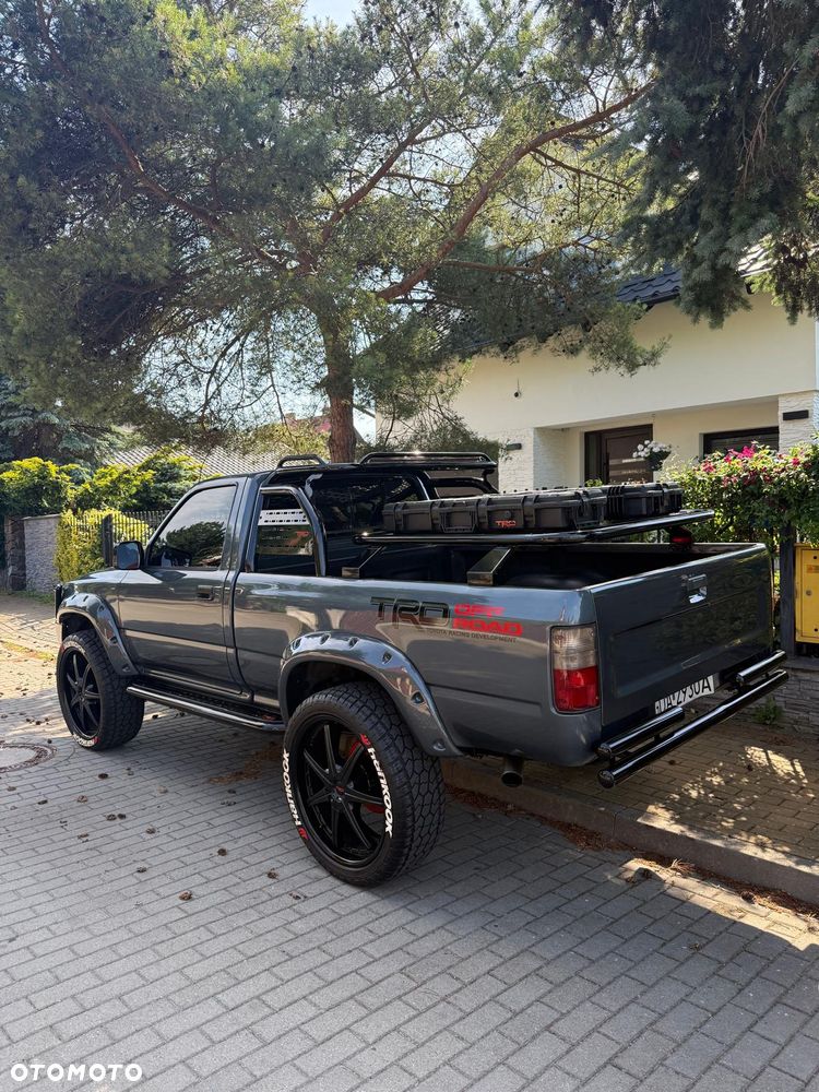 Toyota Hilux - 13