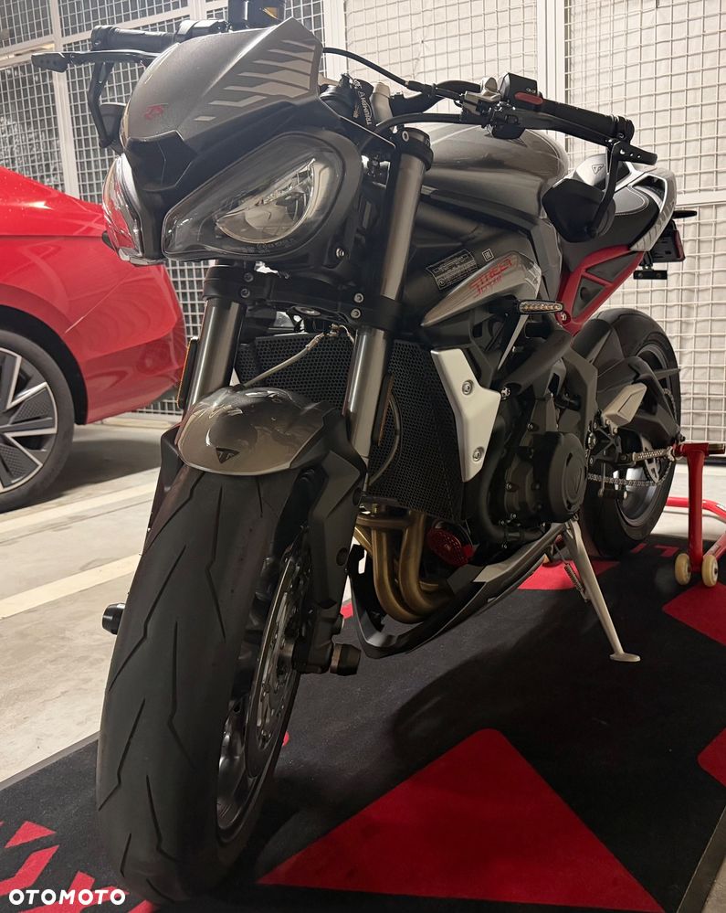 Triumph Street Triple - 3